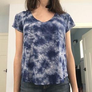 American Eagle Blue Tie Dye V Neck Shirt